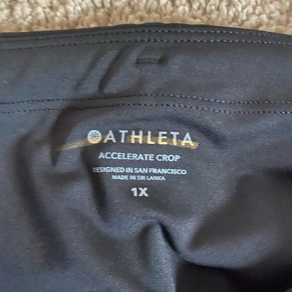 Athleta Accelerate Crop - Picture 11 of 12